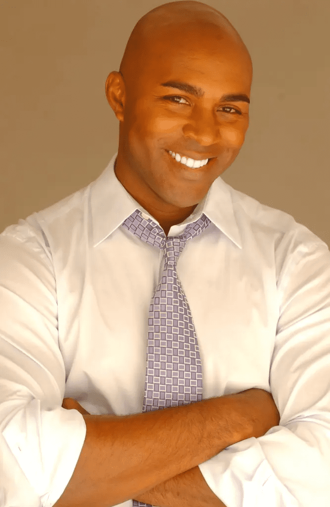 About Kenneth About Kenneth